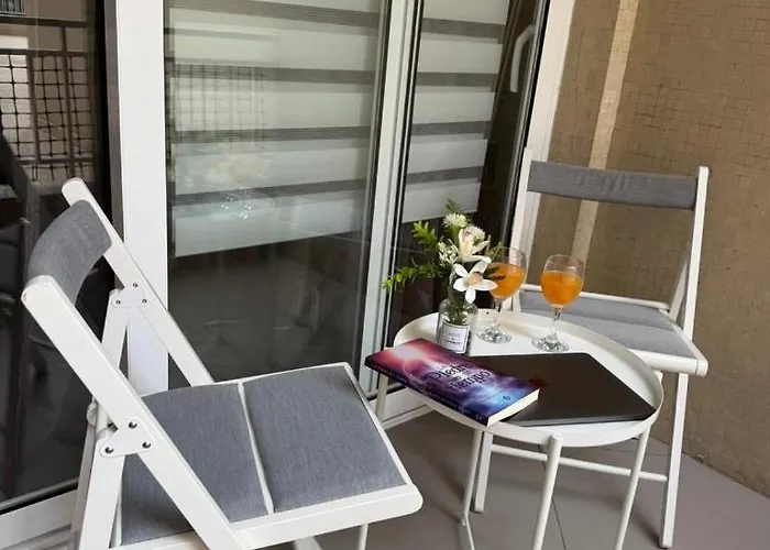 Estudio Centrico La Marina Apartament